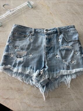 eunina Light Blue Star Appliqué Frayed Denim Shorts